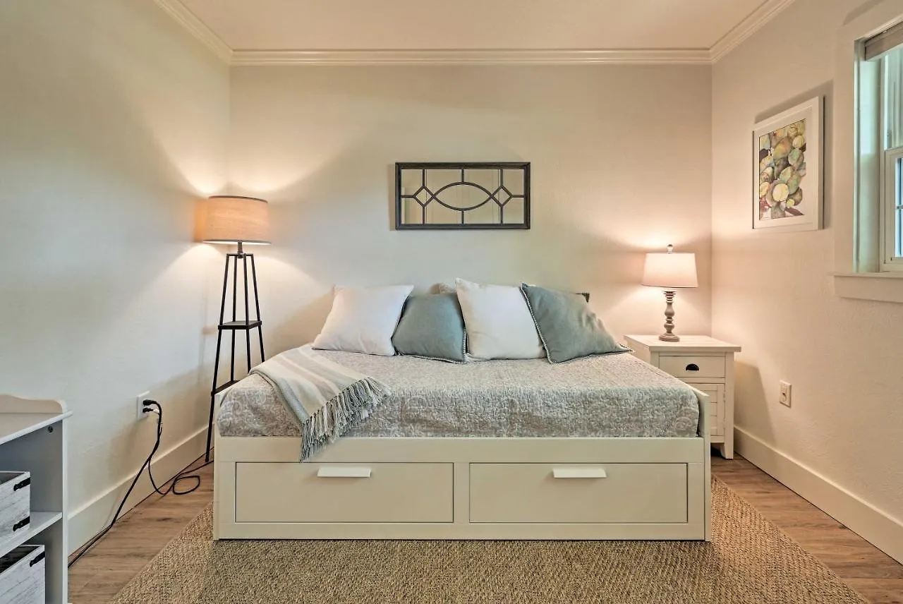 College Park Cottage In Orlando - Wfh Friendly! 0*,  United States